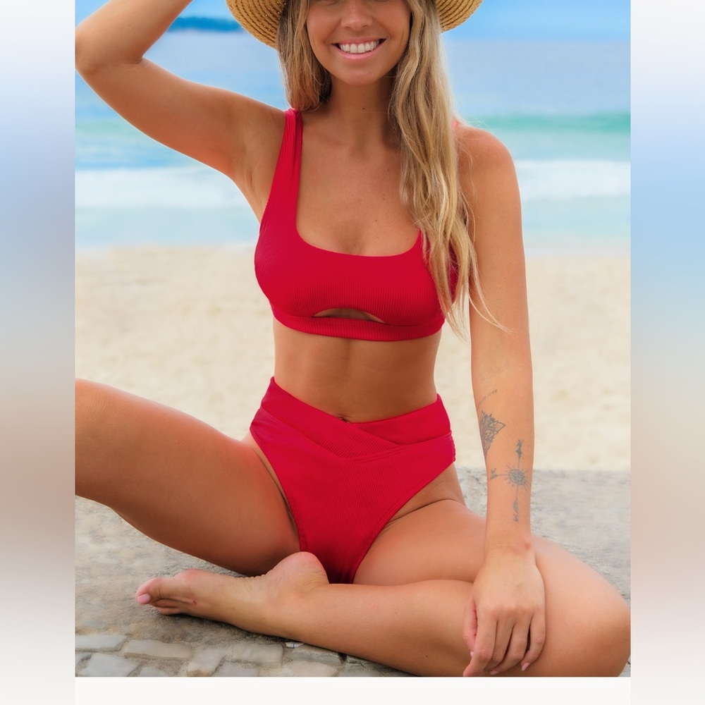 Cupshe Sensorial Spring Cut-Out Bikini Top & V-Waist Bottoms Set